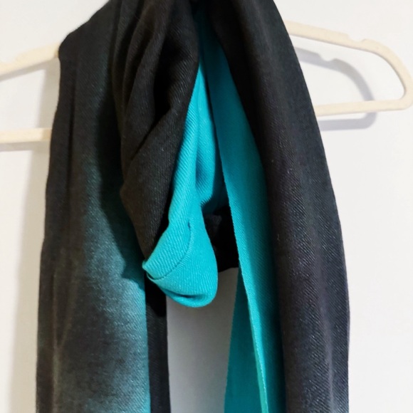 Nordstrom - Cashmere and Wool Ombre Teal and Dark Gray Scarf - Picture 2 of 4